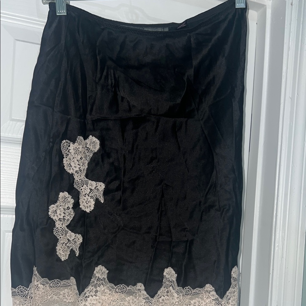 Victoria's Secret Black and Cream Lace Pencil Skirt